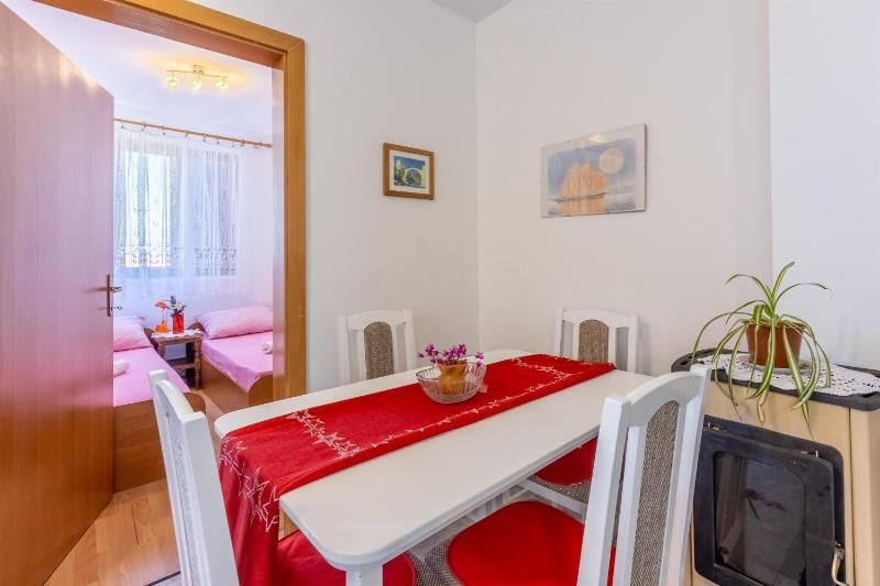 Apartment Besima - image 18