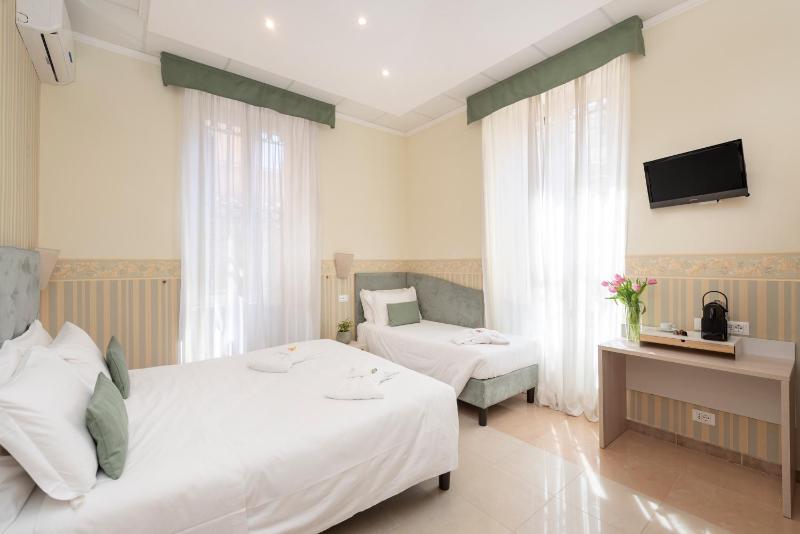 Superior Triple Room image 1