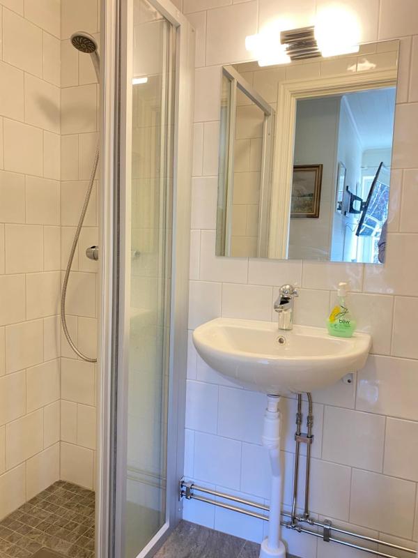 Triple Room with Bathroom image 2