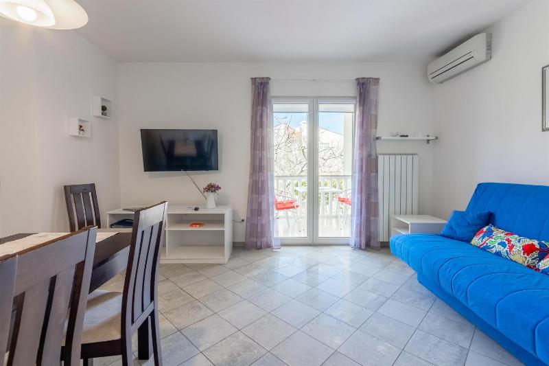 Apartments Vesna - image 8
