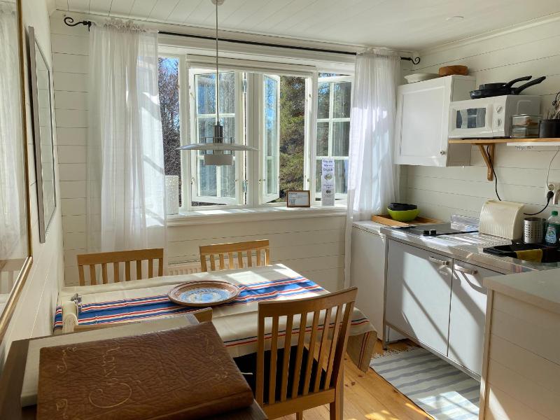 Quadruple Room with Shared Bathroom image 1