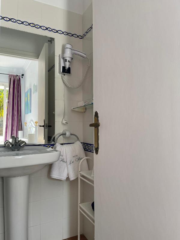 Standard Double Room image 4
