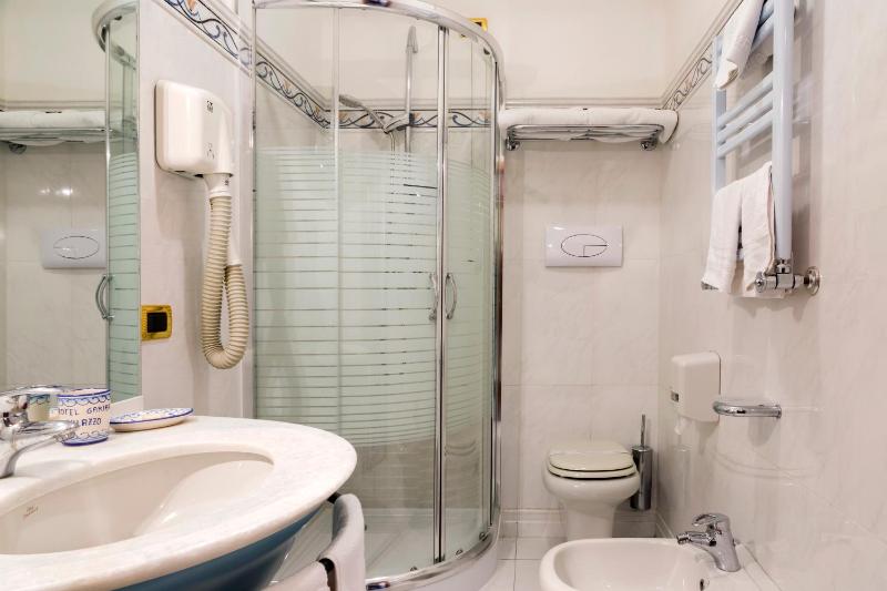 Double Room with Garden View image 2
