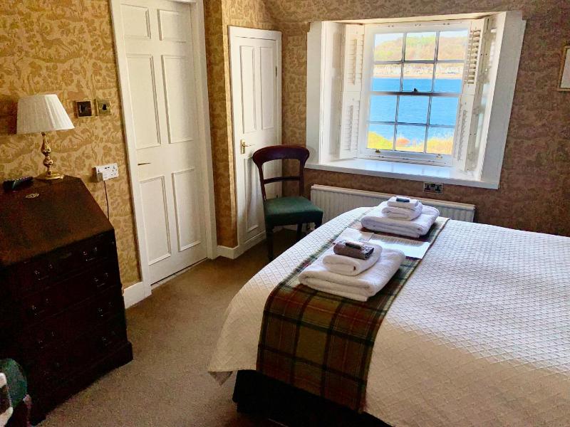Double Room with Sea View image 3