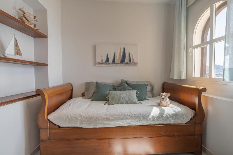 Blue Charme - image 35