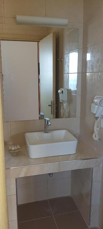 One-Bedroom Suite image 4