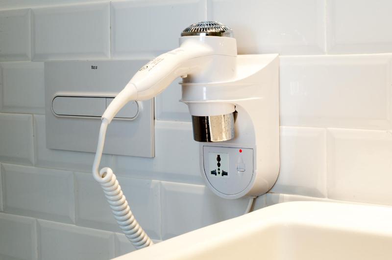 Deluxe Triple Room image 1