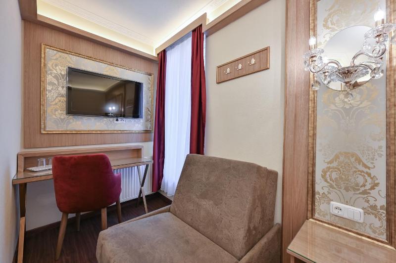 Single Room image 3