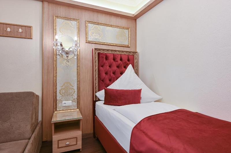 Single Room image 4