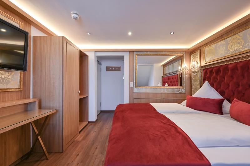 Superior Double Room image 4