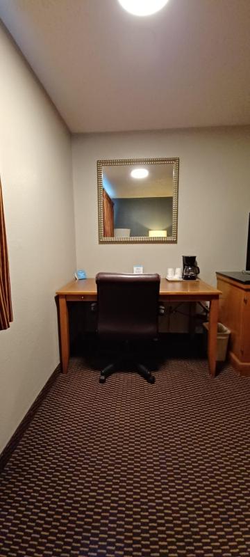 Queen Room with Two Queen Beds and Roll-In Shower - Mobility Accessible/Non-Smoking