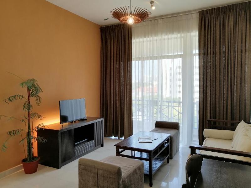 City Tropical Home I - image 10