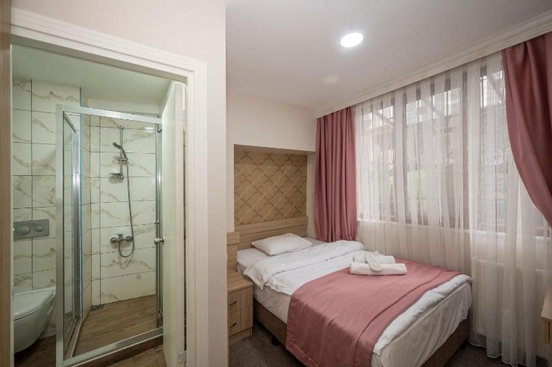 Standard Single Room image 3