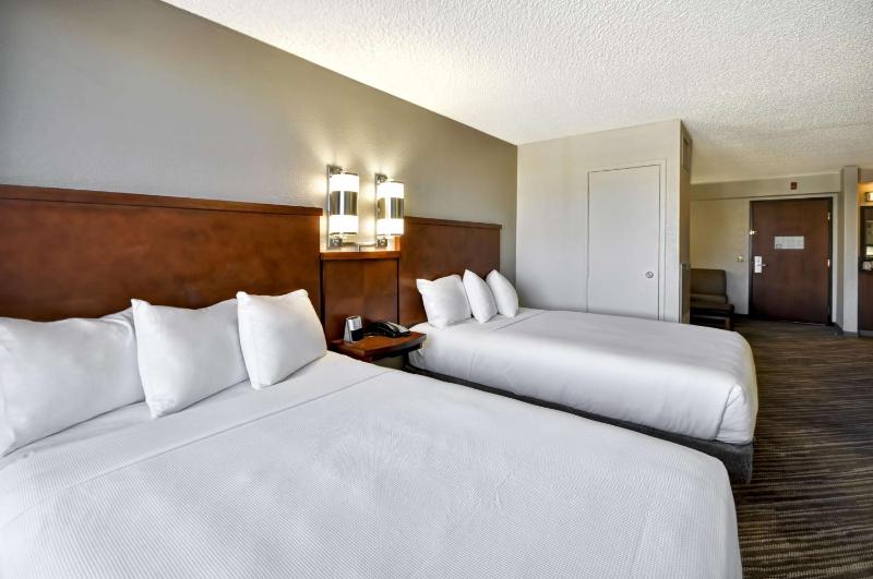 Double Room with Two Double Beds and Sofa bed - High Floor