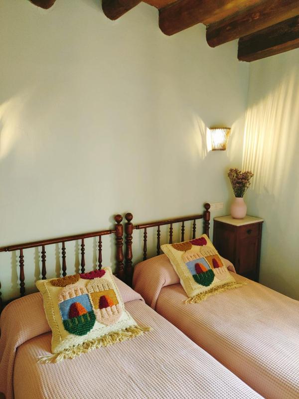 Three-Bedroom Apartment with Mountain View image 4