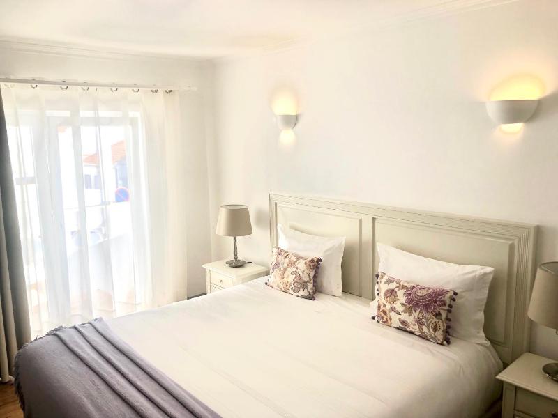 Double Room with Balcony image 1