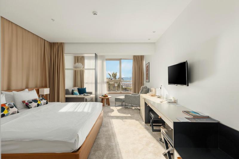 Superior Double Room with Garden View image 4