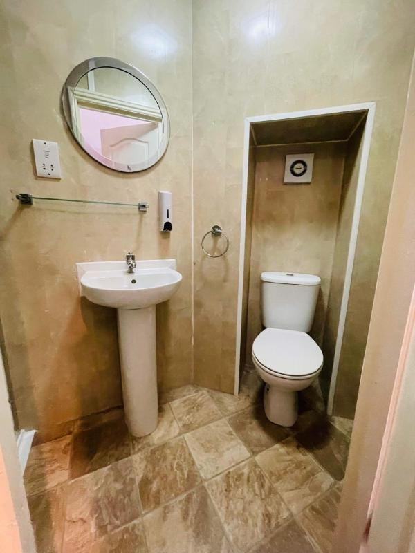 Deluxe Family Suite image 4