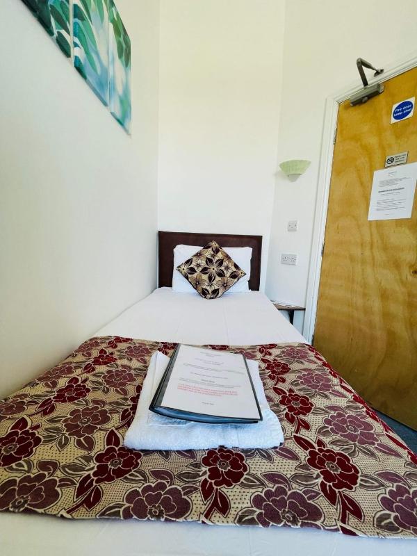 Single Room image 1
