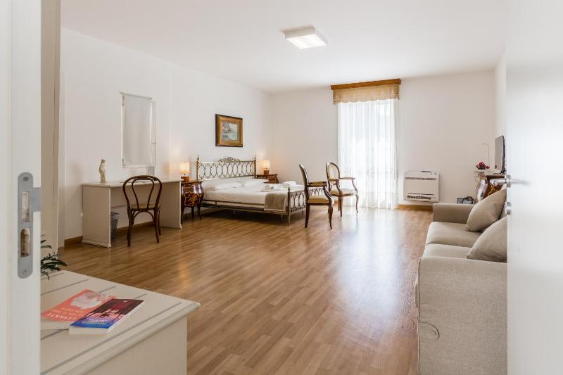 Superior Double Room image 1