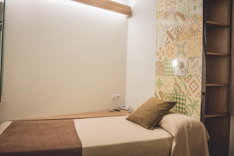 Single Room image 1