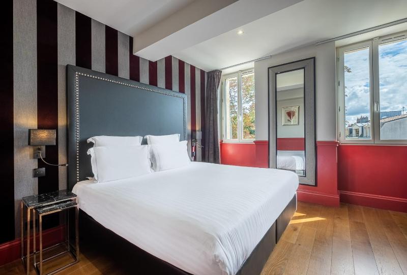 Deluxe Double Room image 1