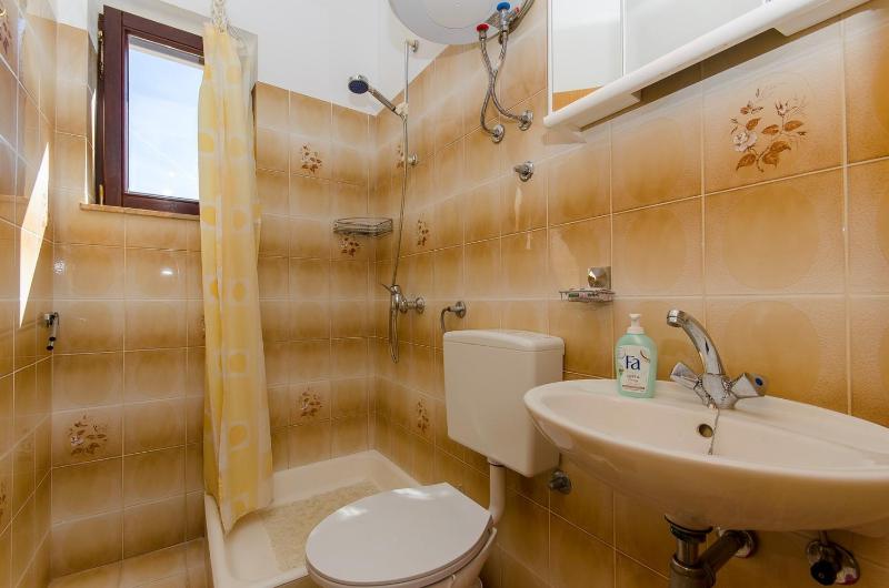 Apartment image 3