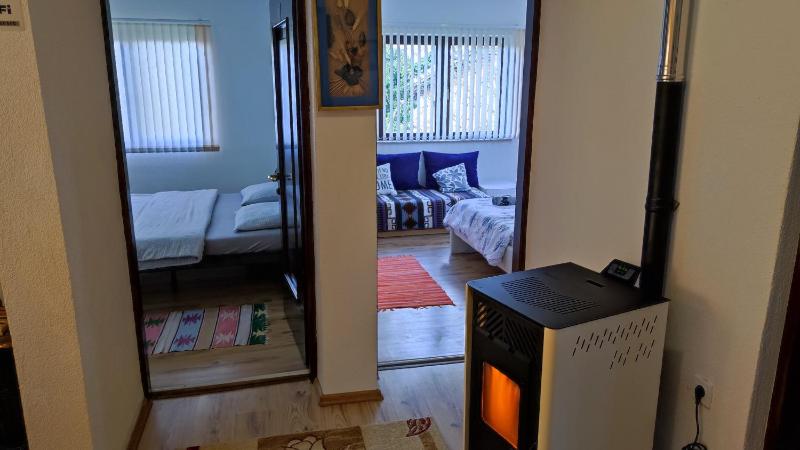 Three-Bedroom Apartment with Terrace image 4