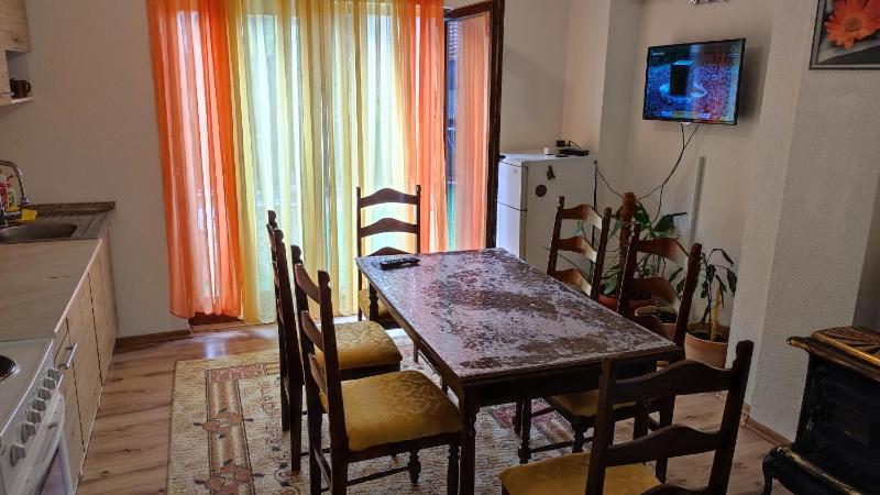 Three-Bedroom Apartment with Terrace image 3
