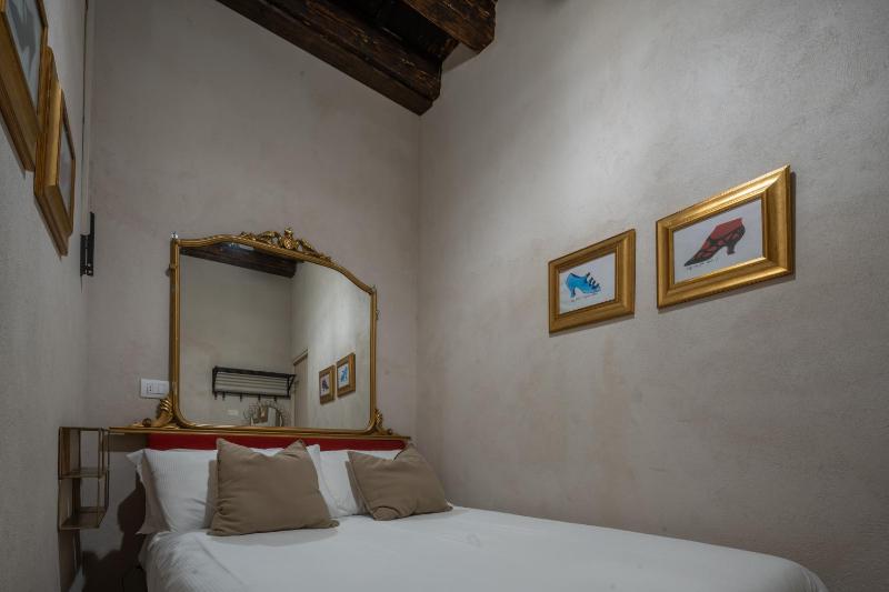 Deluxe Apartment image 2