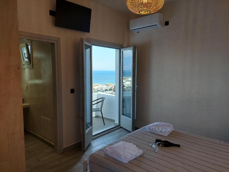 Double Room with Balcony and Sea View image 1