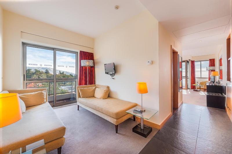 Suite with Sea View (2 Adults) image 4