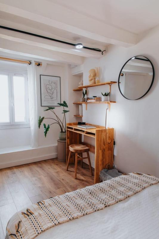 Perfect family-oriented and recently renovated townhouse in the old Antibes - image 15