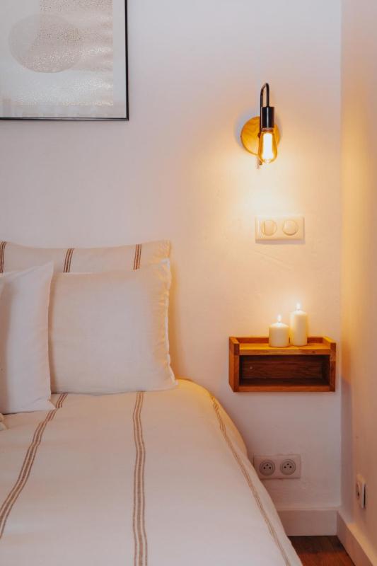 Perfect family-oriented and recently renovated townhouse in the old Antibes - image 41