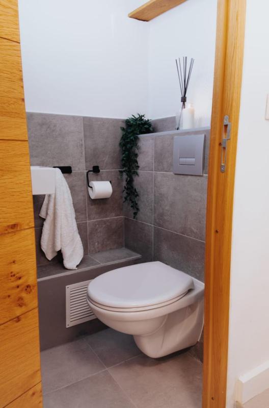 Perfect family-oriented and recently renovated townhouse in the old Antibes - image 45