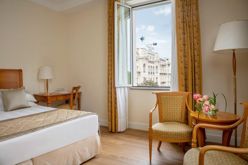 Superior Double or Twin Room image 1