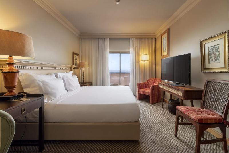 Standard Double Room with Sea View image 3