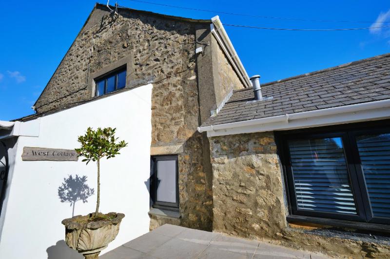 Finest Retreats - West Cottage at Goldsithney - image 1