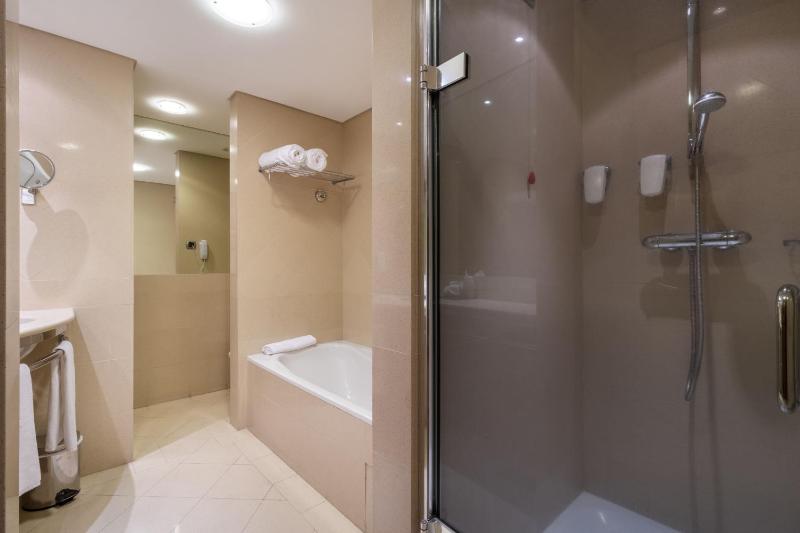 Standard Double Room with Sea View image 2