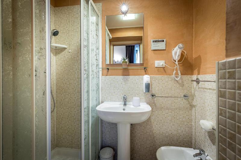 Double or Twin Room image 2