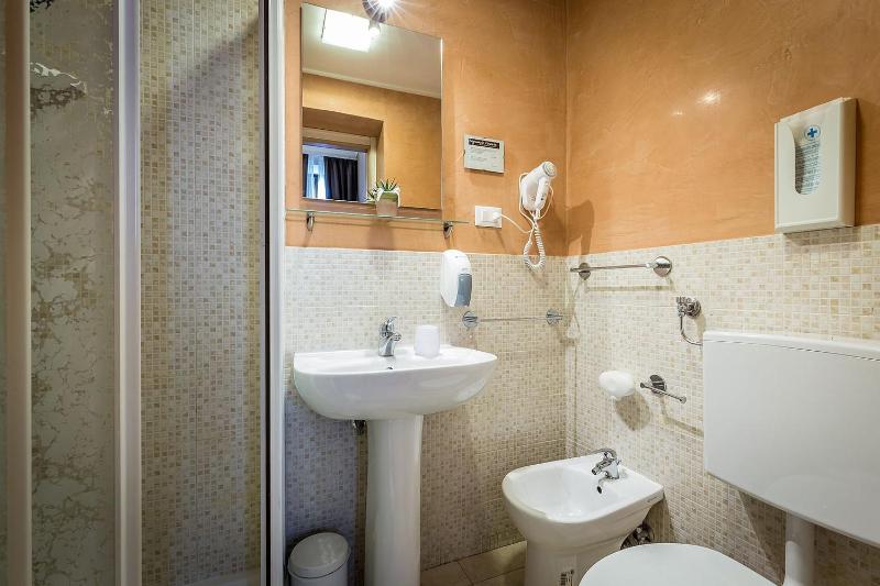 Double or Twin Room image 3