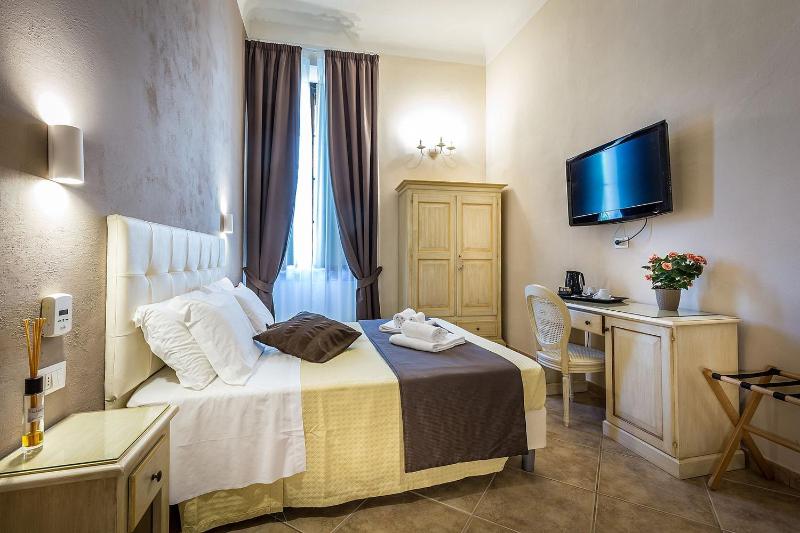 Double or Twin Room image 4