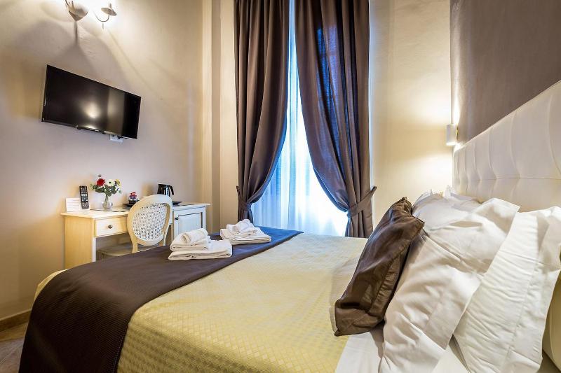 Standard Triple Room image 4