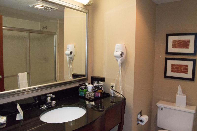 Queen Suite with Two Queen Beds - Non-Smoking image 2