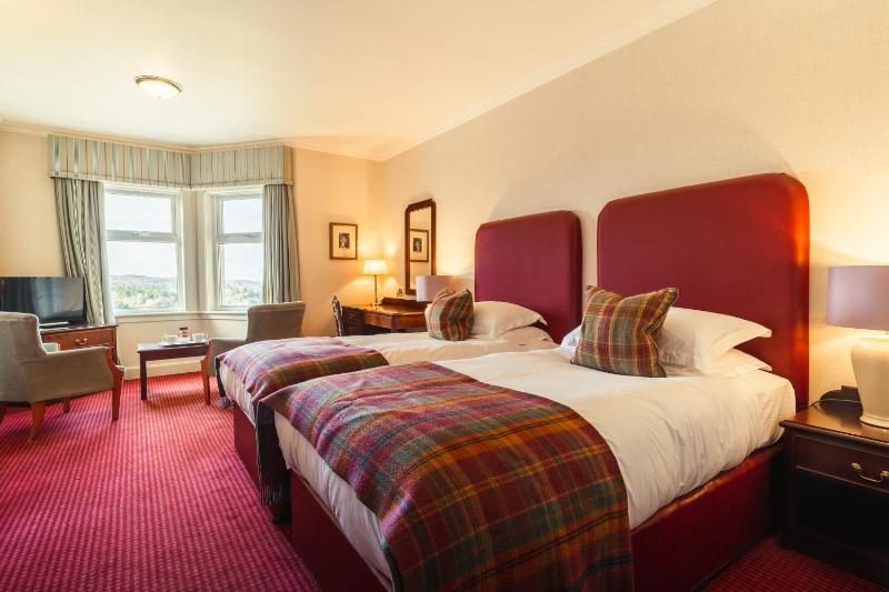 Twin Room image 3