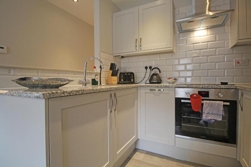Hunters Walk - Luxury Central Chester Apartment - Free Parking - image 11