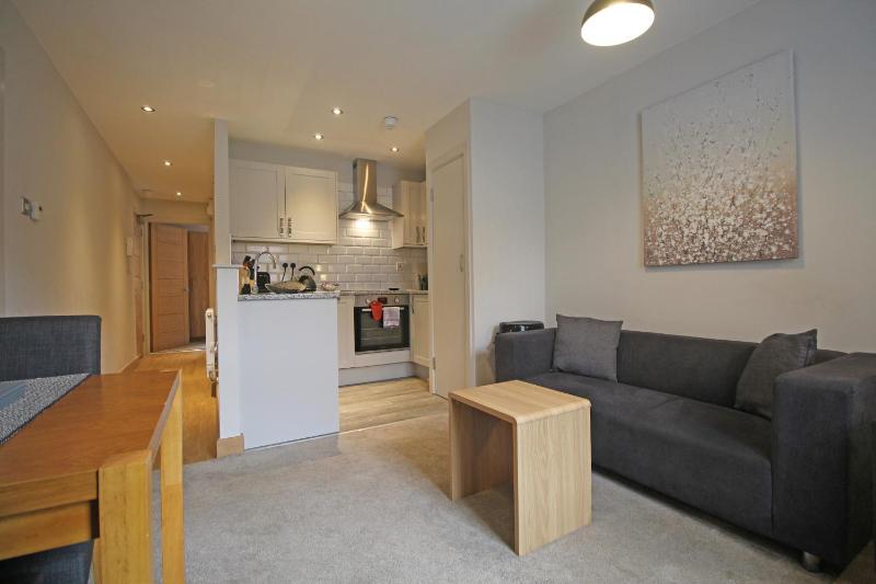 Hunters Walk - Luxury Central Chester Apartment - Free Parking - image 13
