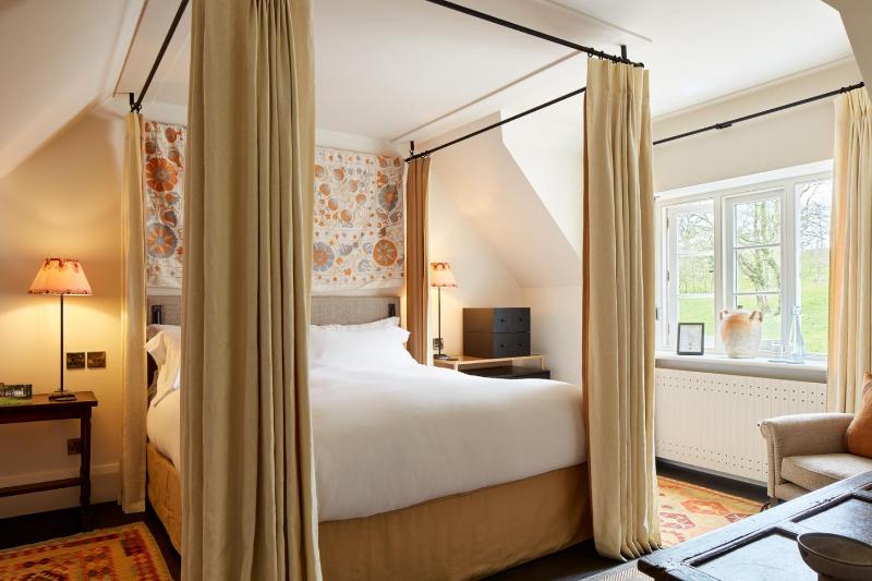 Classic Double Room image 1