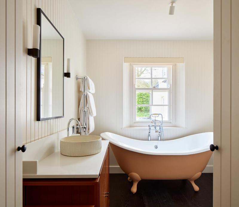 Classic Double or Twin Room image 1