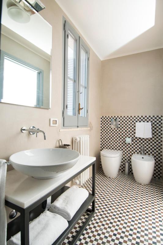 Deluxe Suite image 4